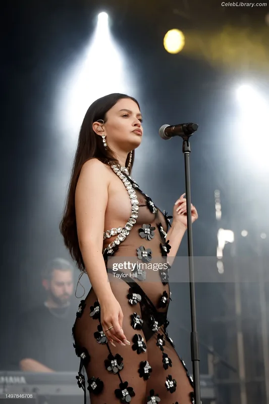 Sabrina Claudio photo 10 of 55