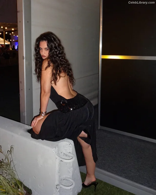 Sabrina Claudio photo 20 of 55