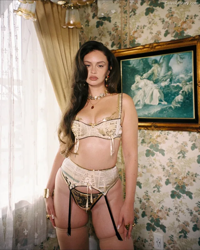 Sabrina Claudio photo 6 of 55