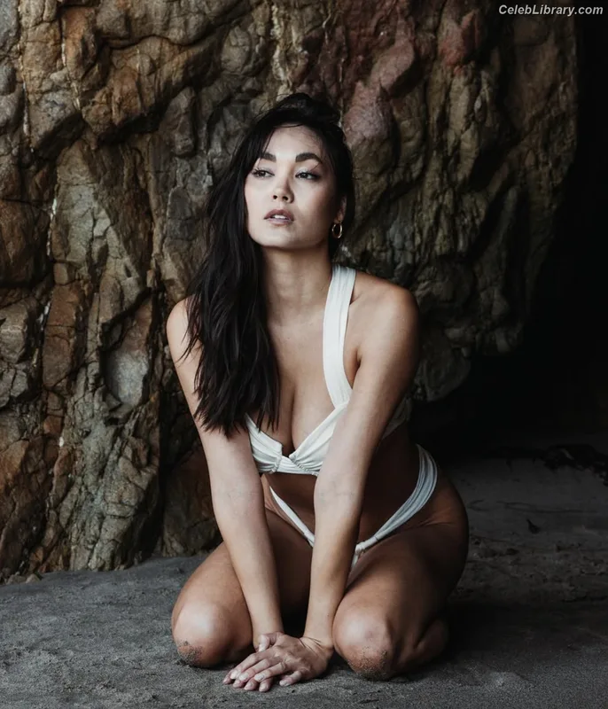 Sabrina Imamura photo 13 of 21
