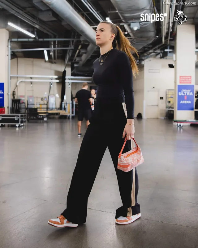 Sabrina Ionescu photo 1 of 168
