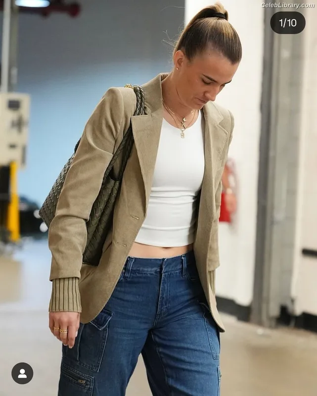 Sabrina Ionescu photo 14 of 168