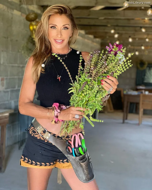 Sabrina Salerno photo 17 of 1083