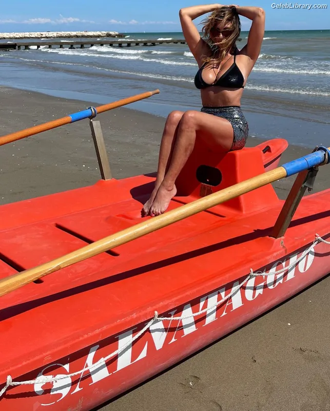 Sabrina Salerno photo 16 of 1083