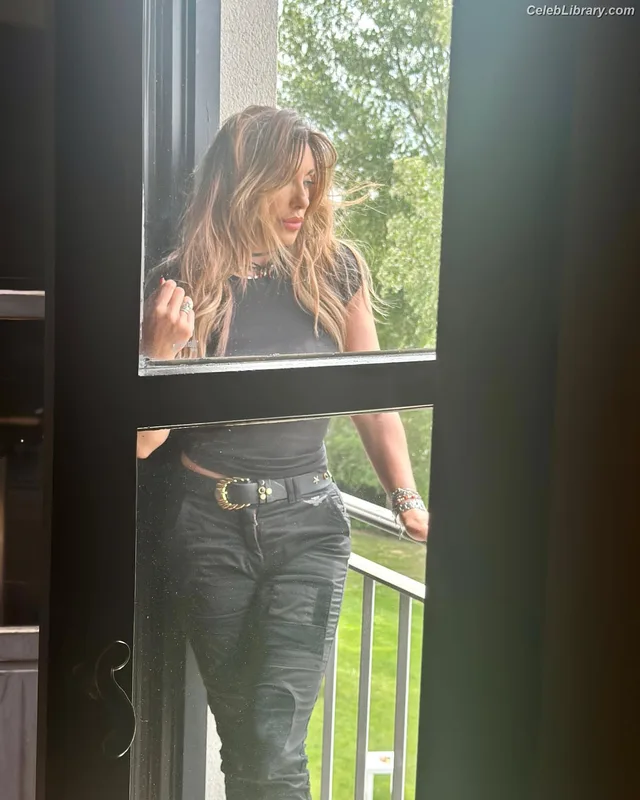 Sabrina Salerno photo 2 of 1083