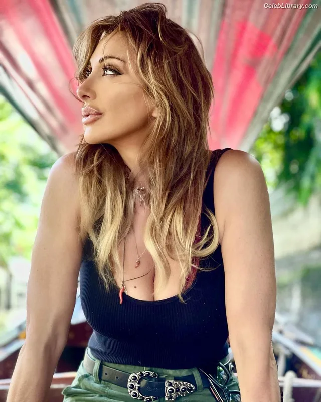 Sabrina Salerno photo 17 of 1083