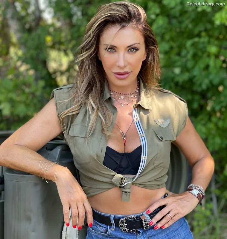 Sabrina Salerno photo 12 of 1083