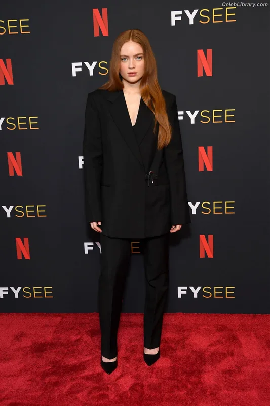 Sadie Sink photo 6 of 1907
