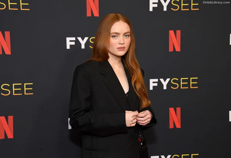 Sadie Sink photo 12 of 1907