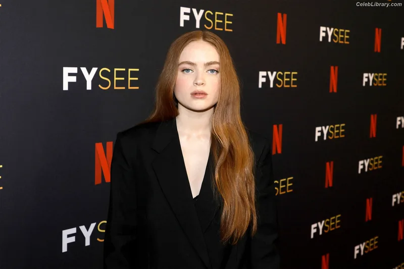 Sadie Sink photo 16 of 1907