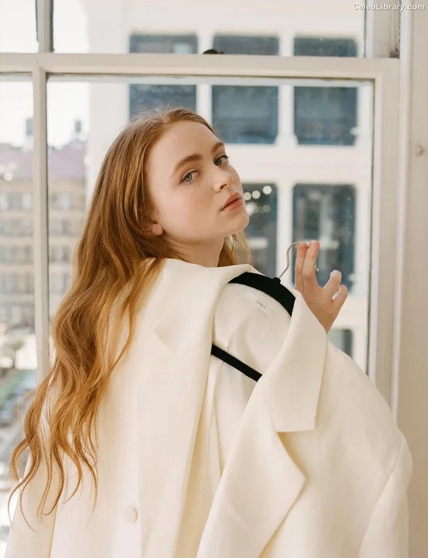 Sadie Sink photo 5 of 1907