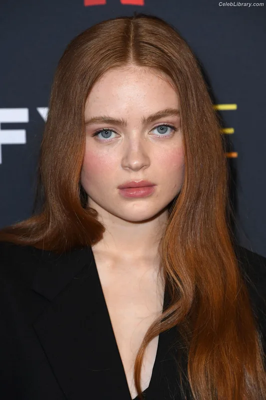 Sadie Sink photo 10 of 1907