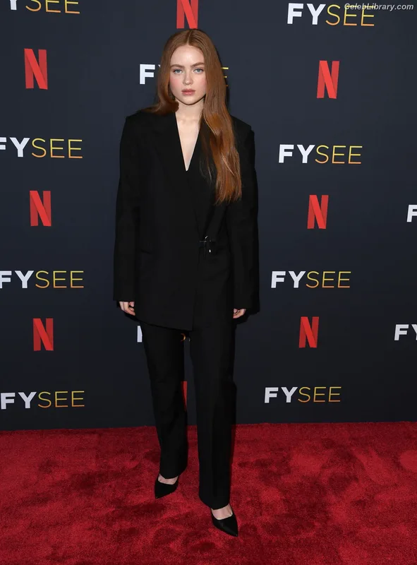 Sadie Sink photo 13 of 1907