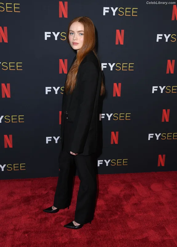Sadie Sink photo 17 of 1907