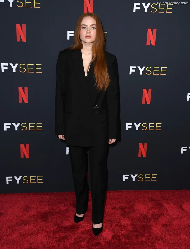 Sadie Sink photo 22 of 1907