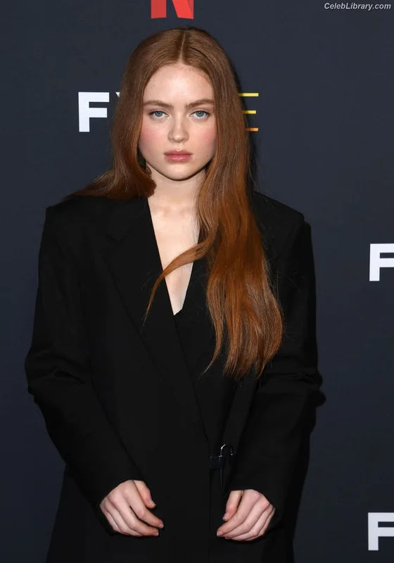 Sadie Sink photo 1 of 1907
