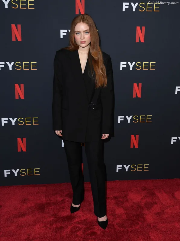 Sadie Sink photo 4 of 1907