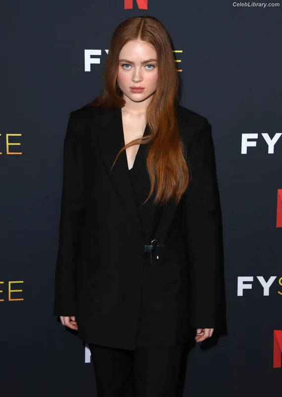 Sadie Sink photo 6 of 1907