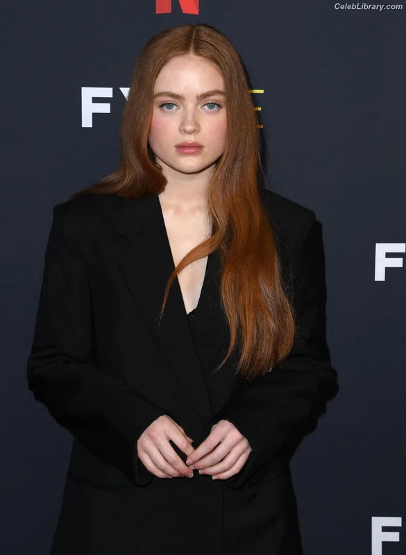 Sadie Sink photo 9 of 1907