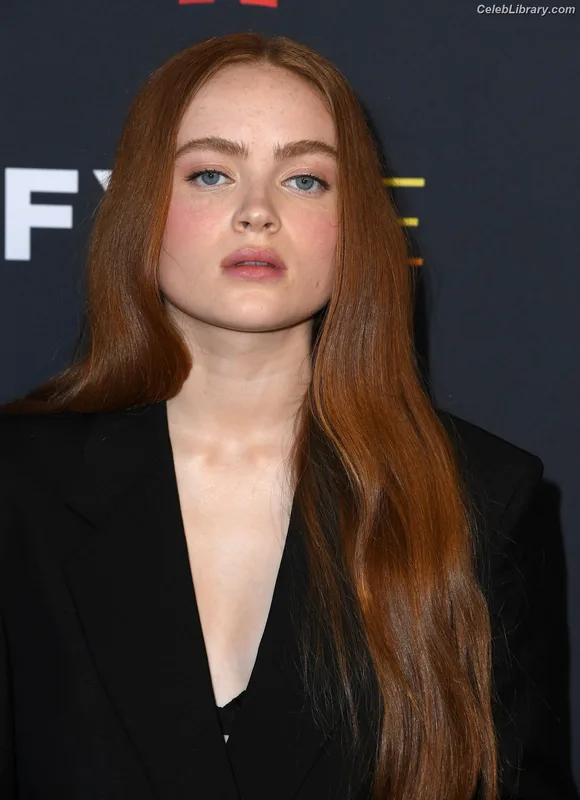 Sadie Sink photo 10 of 1907
