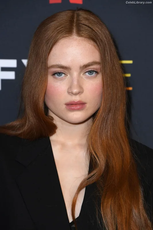 Sadie Sink photo 11 of 1907