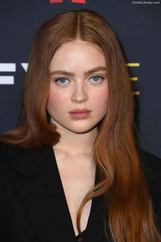 Sadie Sink photo 12 of 1907