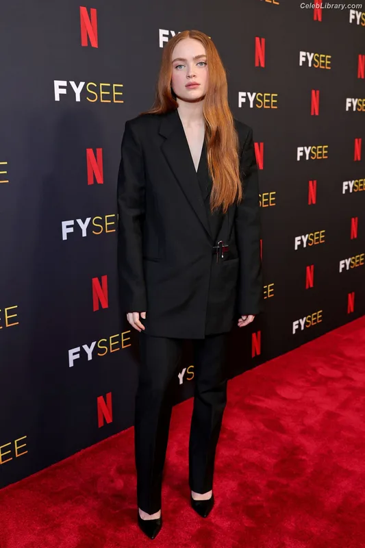 Sadie Sink photo 16 of 1907