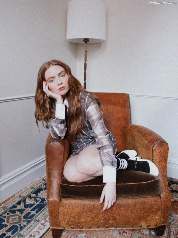 Sadie Sink photo 2 of 1907