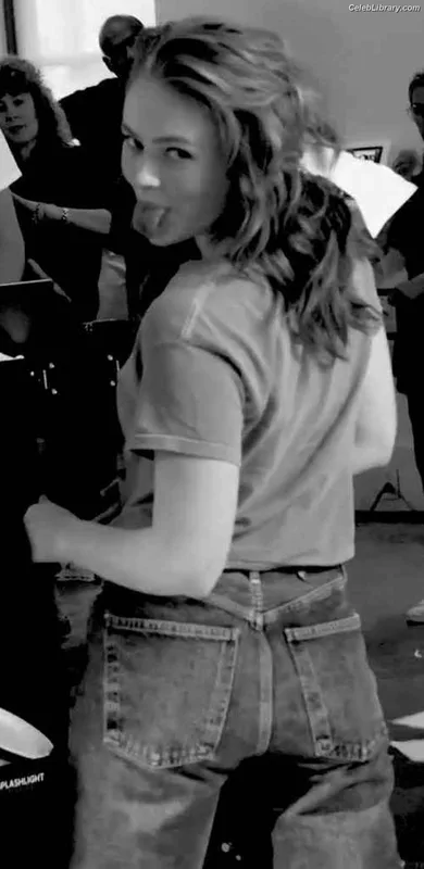 Sadie Sink photo 11 of 1907