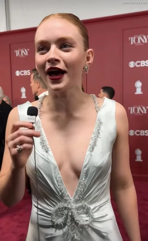 Sadie Sink photo 7 of 1907
