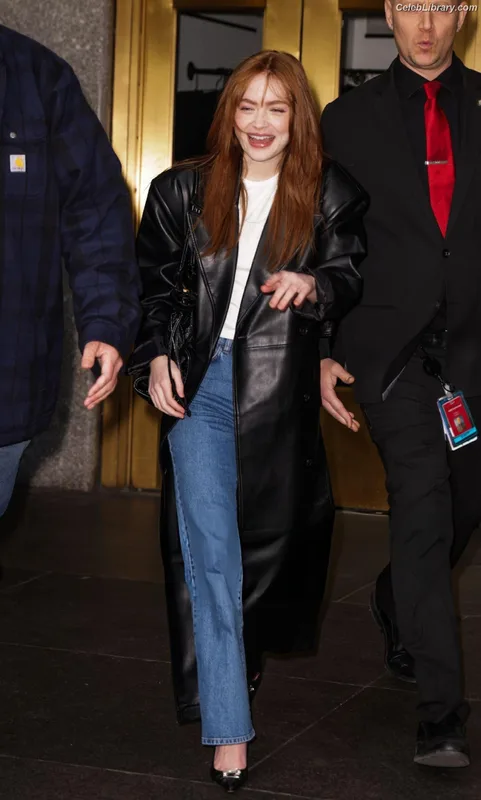 Sadie Sink photo 2 of 1907