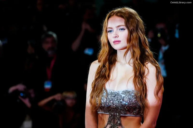 Sadie Sink photo 3 of 1907