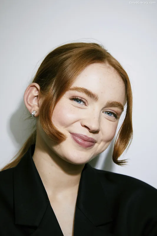 Sadie Sink photo 14 of 1907