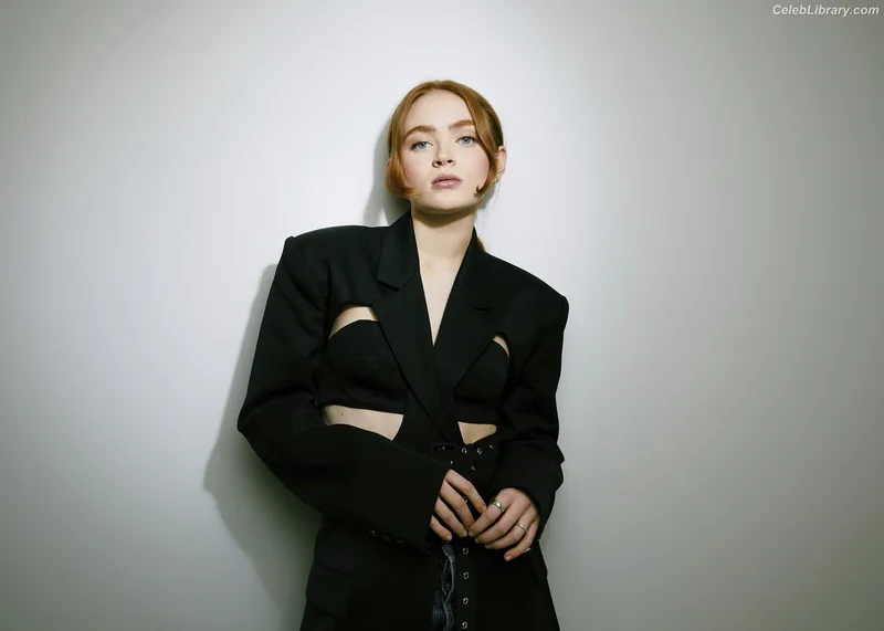 Sadie Sink photo 16 of 1907