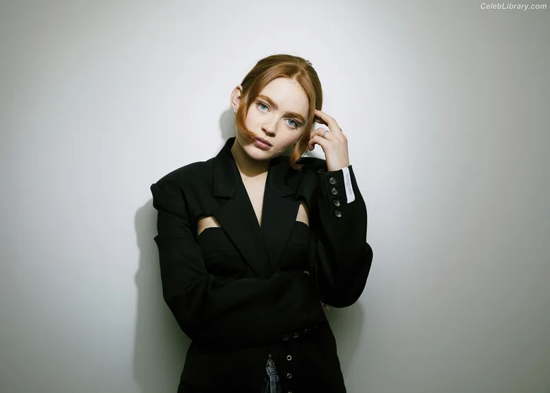 Sadie Sink photo 18 of 1907