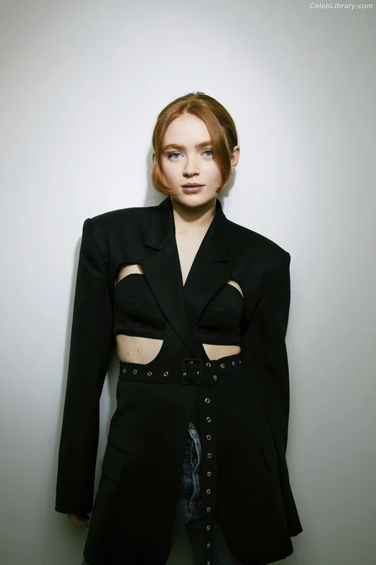 Sadie Sink photo 21 of 1907