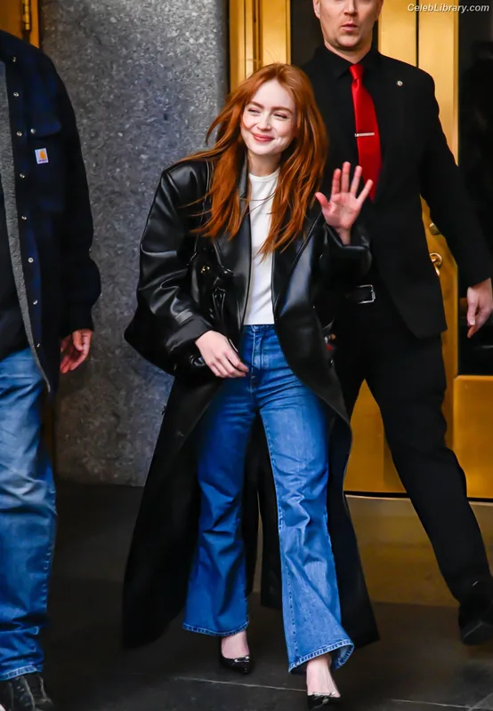 Sadie Sink photo 5 of 1907