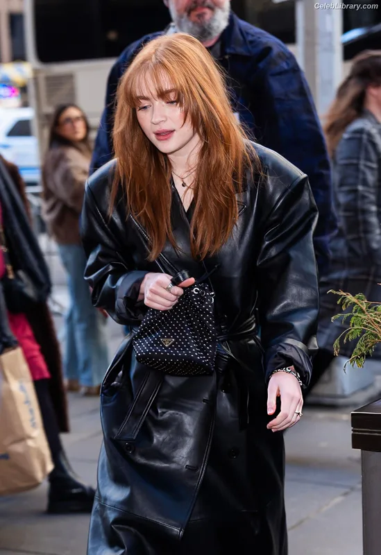 Sadie Sink photo 6 of 1907