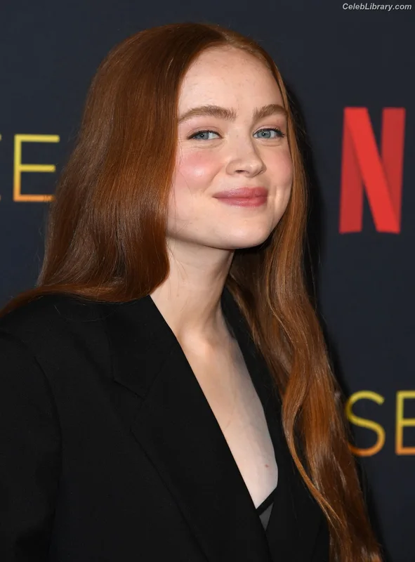 Sadie Sink photo 10 of 1907