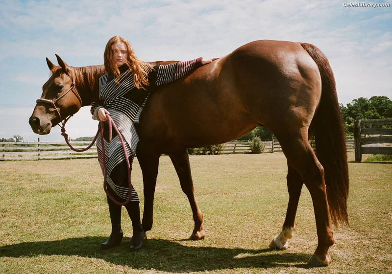 Sadie Sink photo 15 of 1907