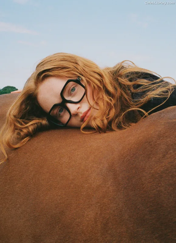 Sadie Sink photo 16 of 1907
