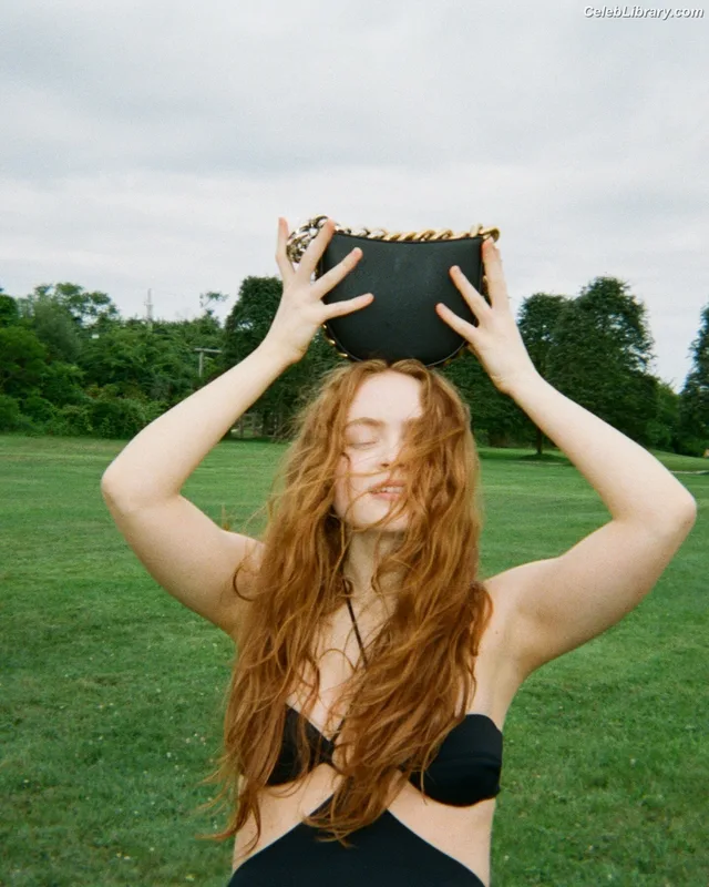Sadie Sink photo 20 of 1907