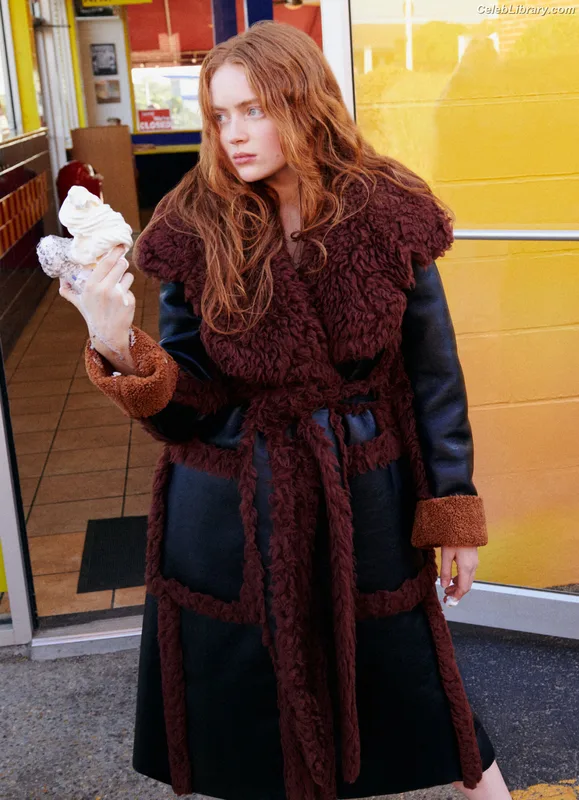 Sadie Sink photo 1 of 1907