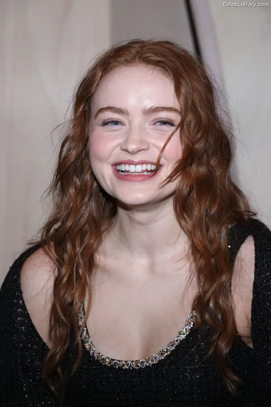 Sadie Sink photo 5 of 1907