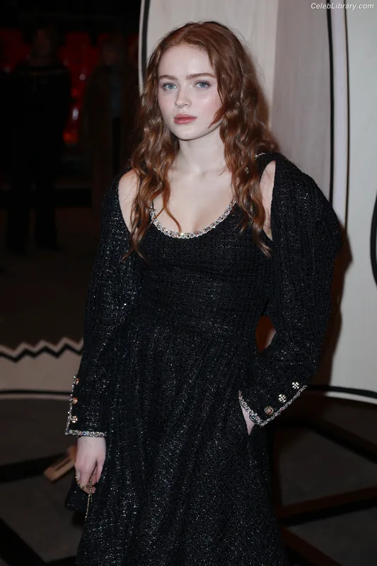 Sadie Sink photo 9 of 1907
