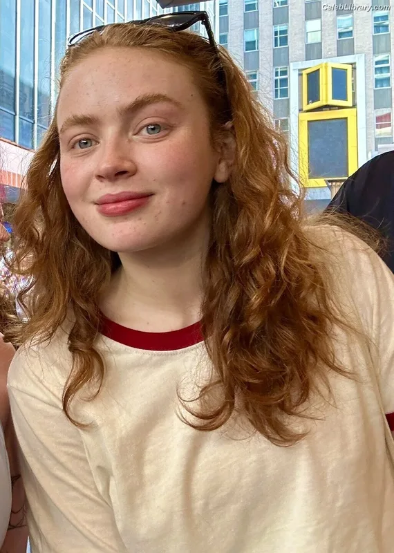 Sadie Sink photo 20 of 1907