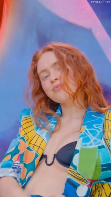 Sadie Sink photo 1 of 1907