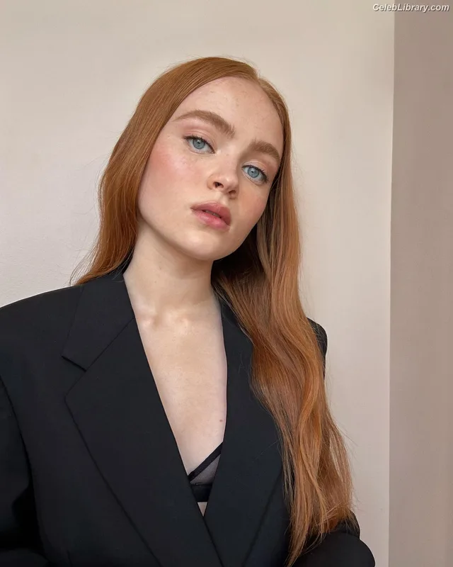 Sadie Sink photo 1 of 1907