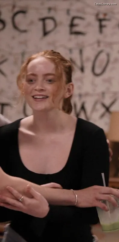 Sadie Sink photo 8 of 1907