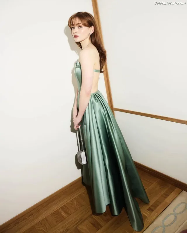 Sadie Sink photo 9 of 1907